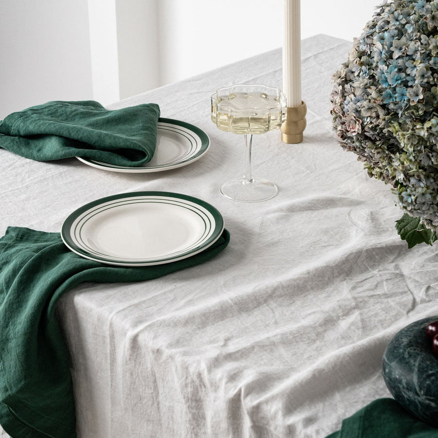 Ensemble de serviettes 100 % lin Jade styled for Sunday lunch