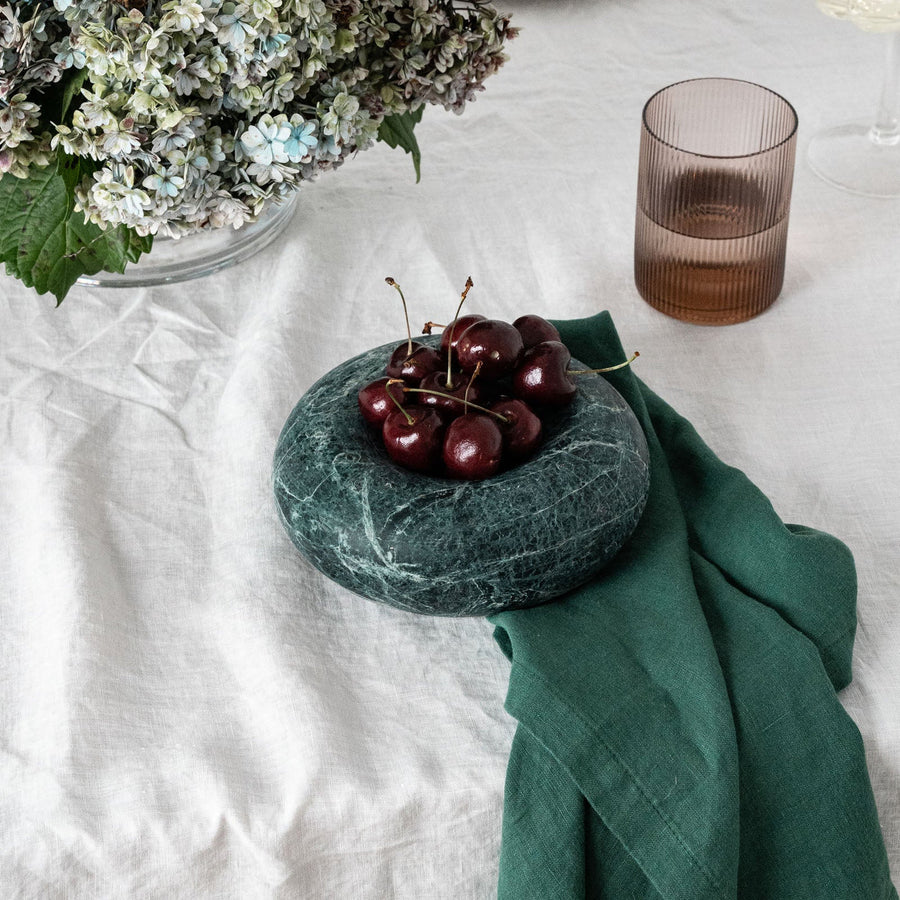 Ensemble de serviettes 100 % lin Jade styled for breakfast