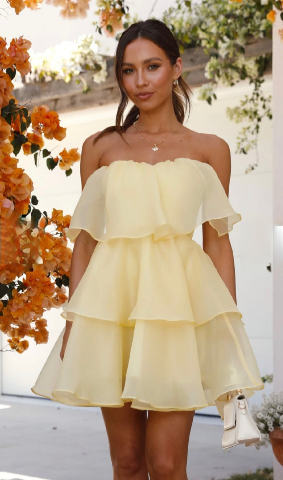 Robe Courte en Organza Jaune Beurre à Volants