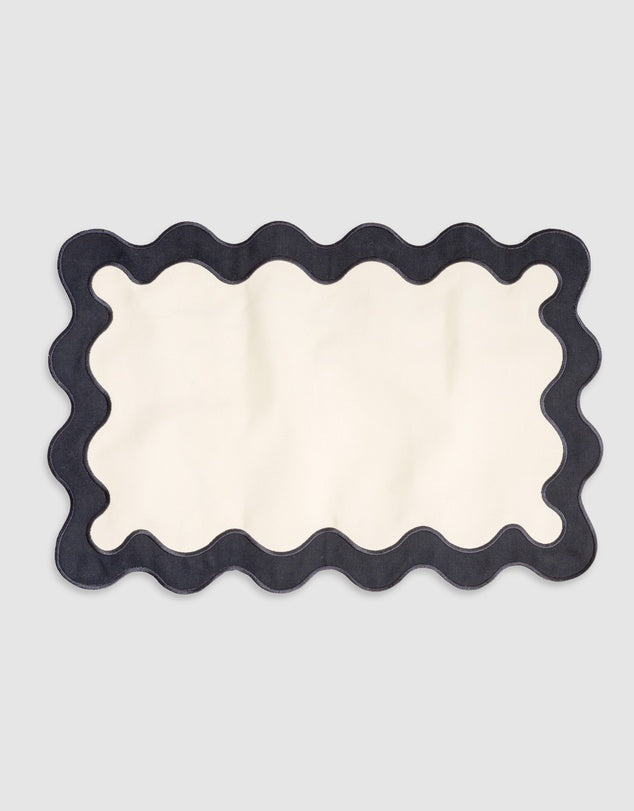 Ensemble de sets de table en lin avec bords festonnés brodés