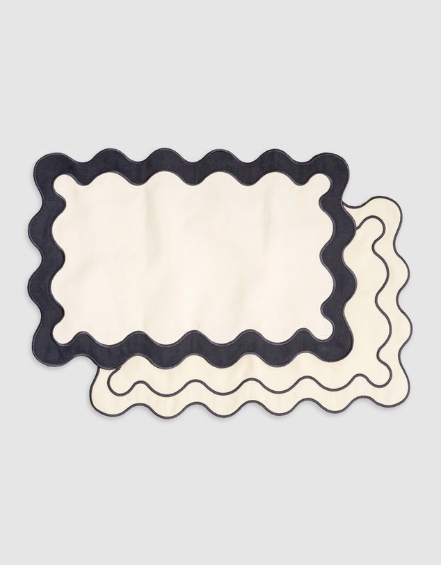 Ensemble de sets de table en lin avec bords festonnés brodés