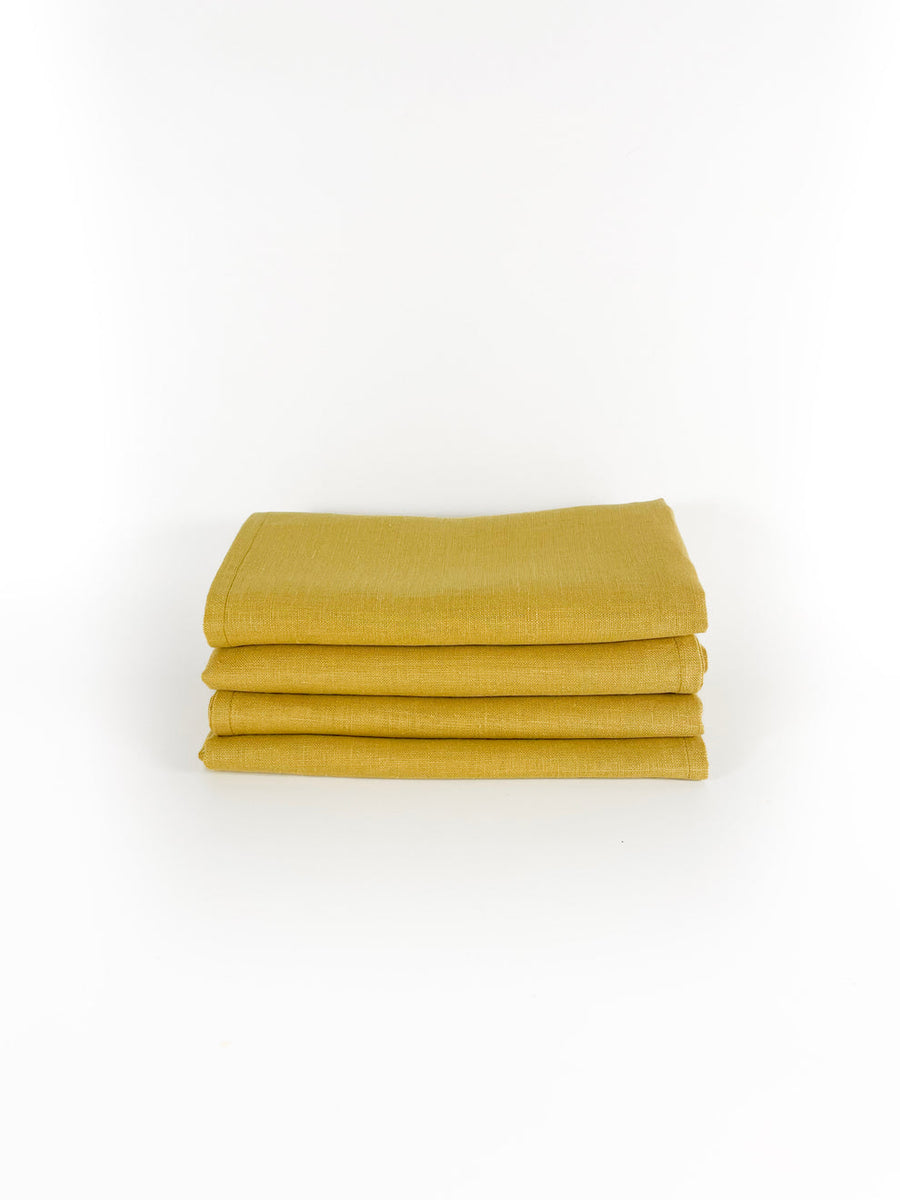 Ensemble de serviettes en lin jaune moutarde styled for Sunday lunch