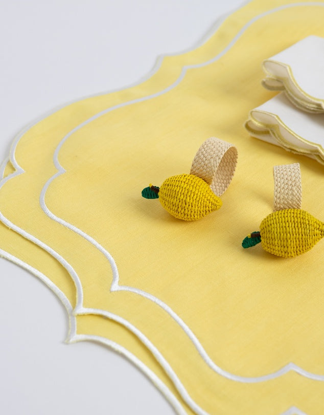 Ensemble de napperons et serviettes en lin avec bords festonnés brodés