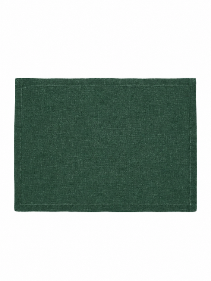 Set di tovagliette in lino verde muschio lifestyle