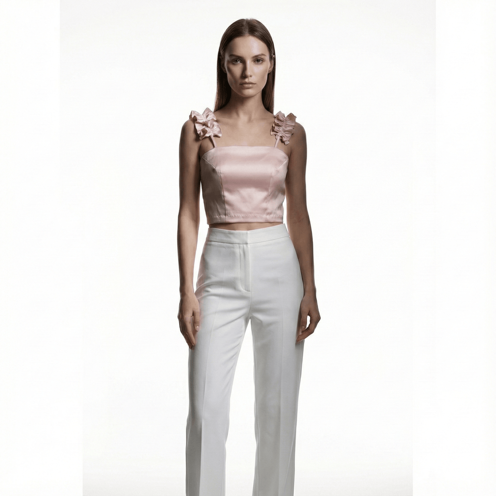 Chemisier rose en satin duchesse à bretelles volantées