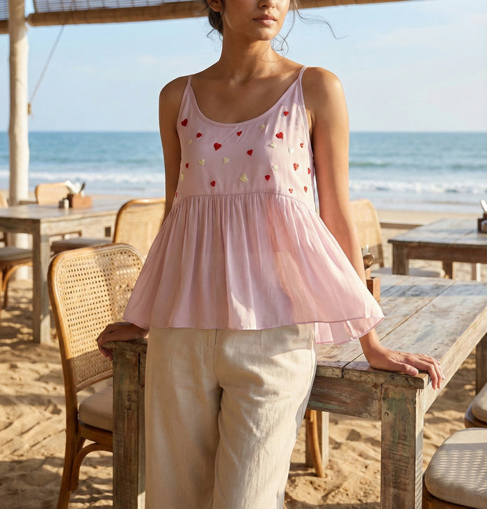 Haut en satin lavande brodé de sequins