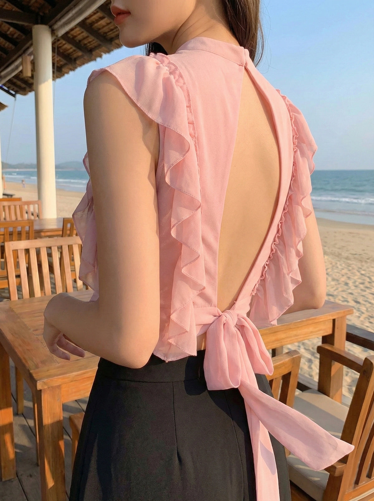 Top corto | Top in georgette | Top ricamato | Top con motivo tigre | Top con volant