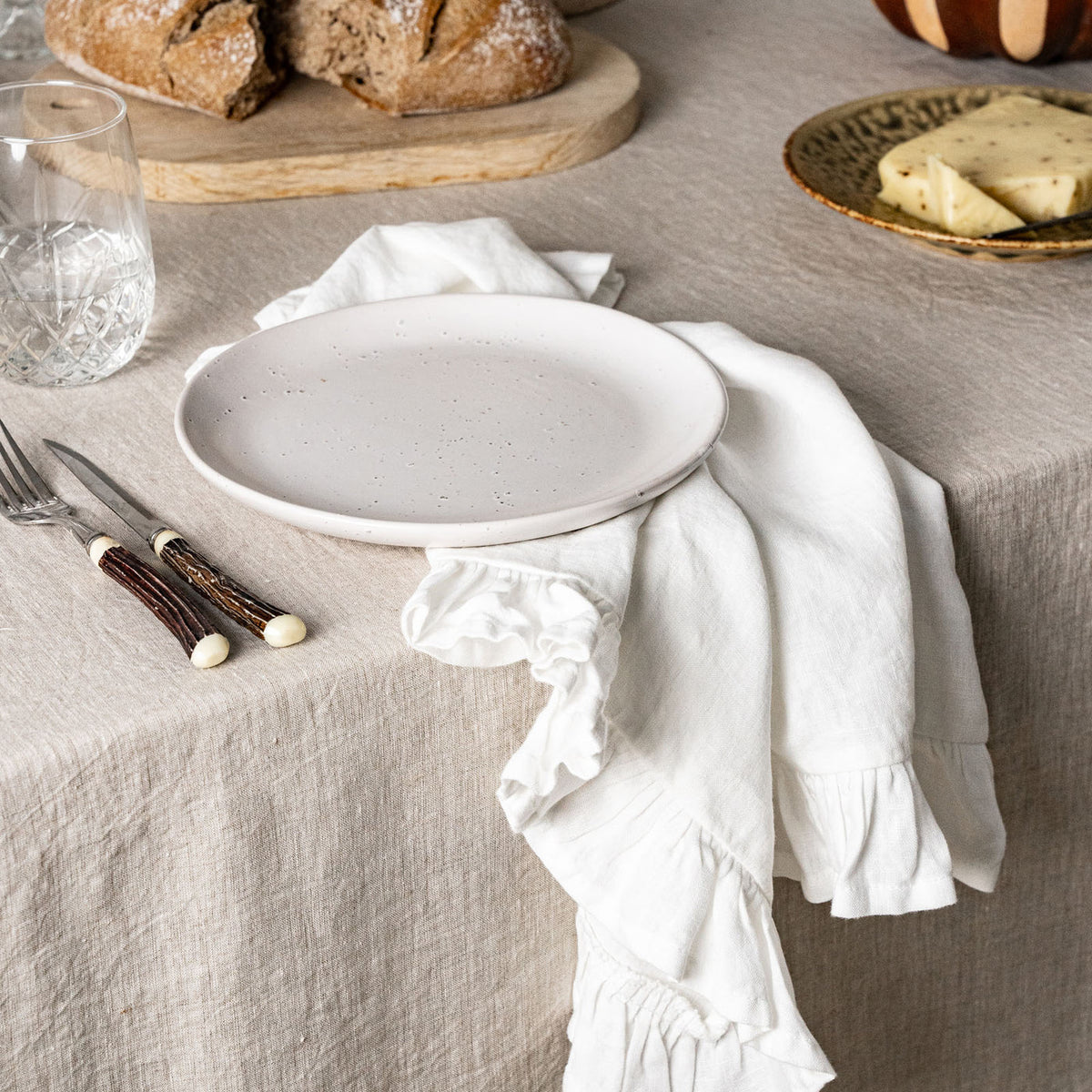 Ensemble de serviettes en lin blanc à volants