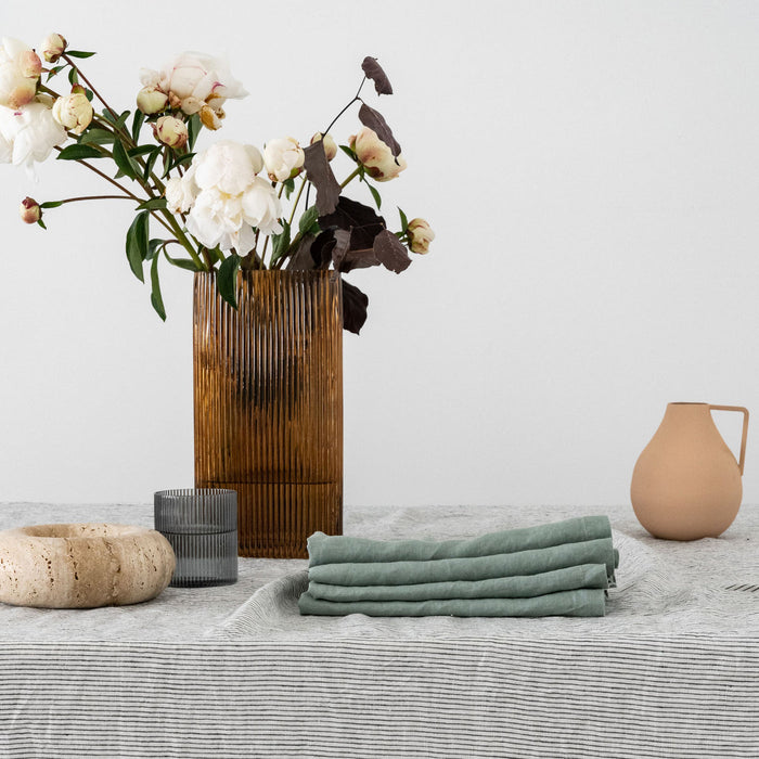 Ensemble de serviettes en lin couleur sauge lifestyle