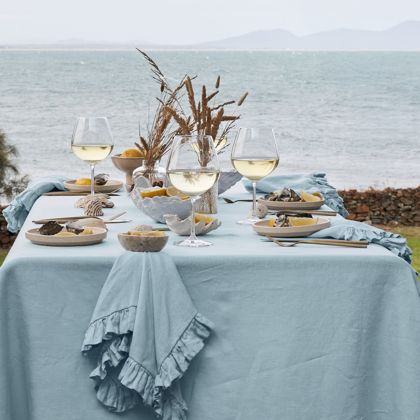 Ensemble de serviettes en lin bleu poudré à volants