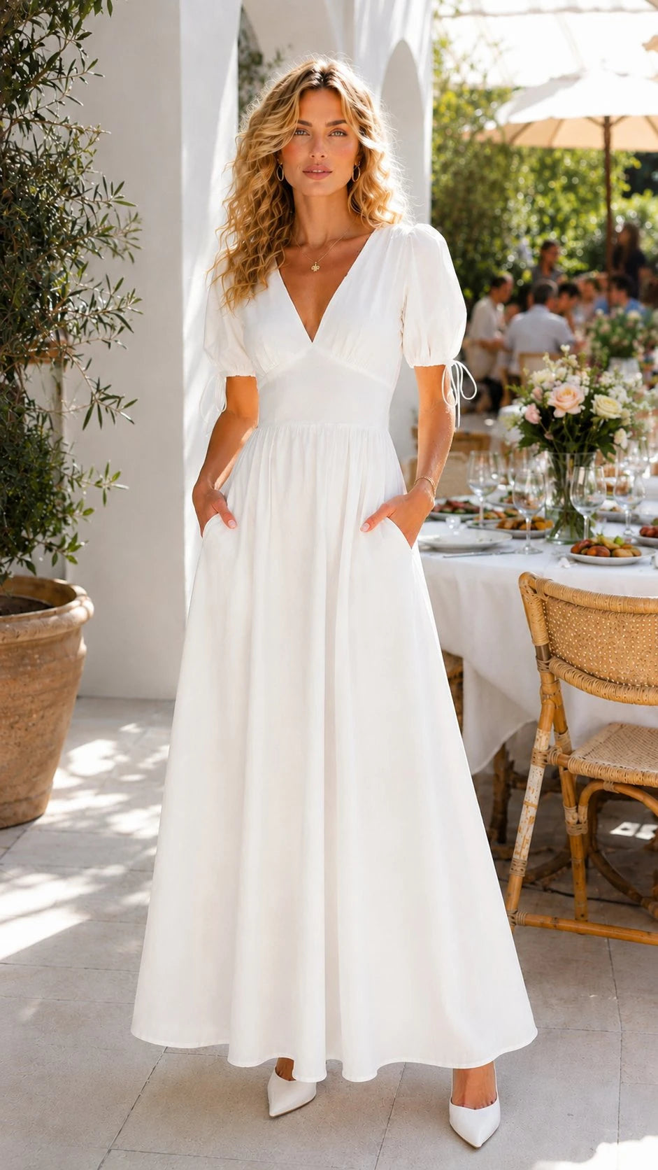 Robe longue blanche en lin à manches bouffantes – Robe cintrée et évasée avec dos smocké