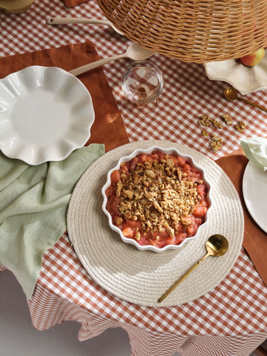 Set di tovagliette in lino marrone styled for breakfast