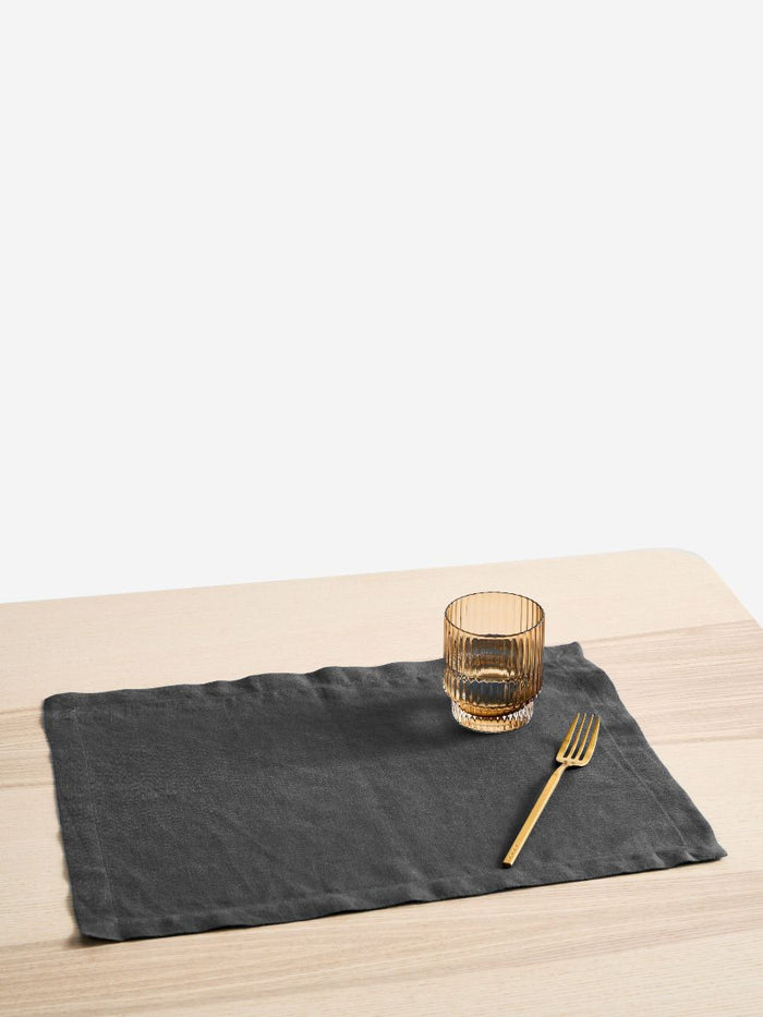 Set di tovagliette in lino nero