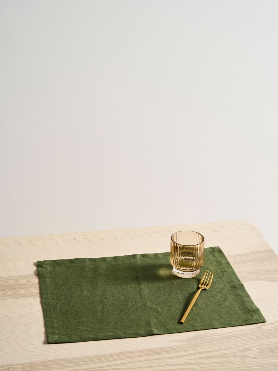Ensemble de sets de table en lin vert mousse