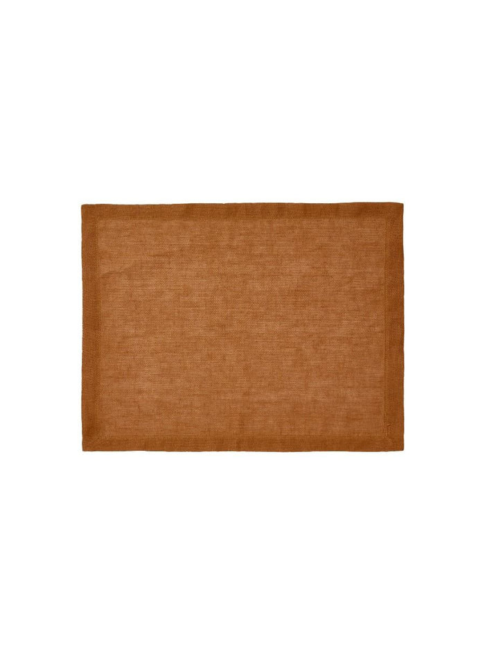 Set di tovagliette in lino marrone lifestyle