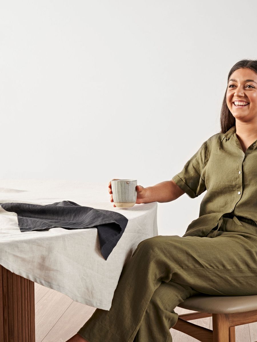 Tovaglia in lino beige styled for breakfast