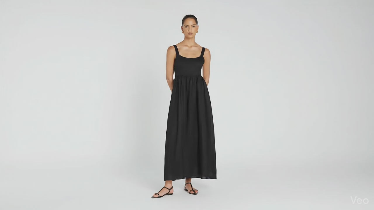 Robe en lin noir à bretelles