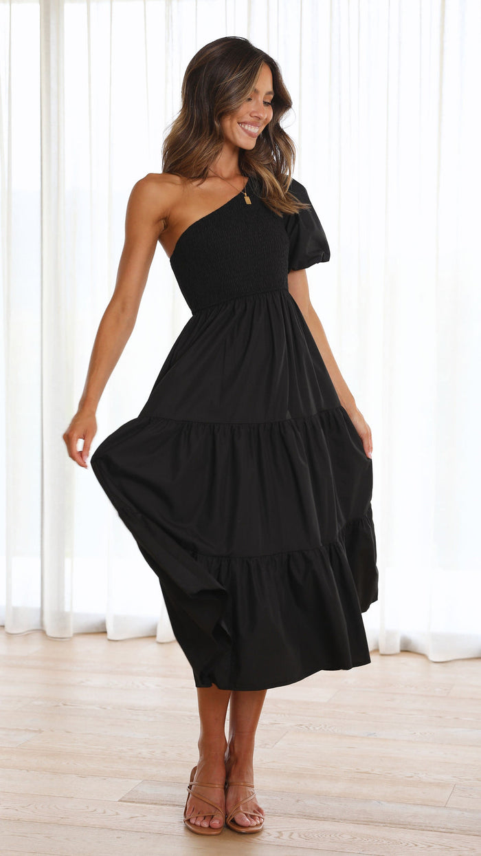 Abito midi a balze con corpetto smock monospalla in crêpe nero
