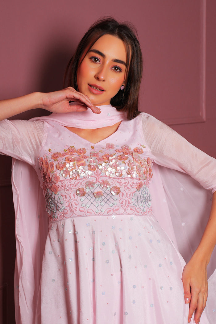Set Sharara rosa baby con motivo floreale ricamato a mano