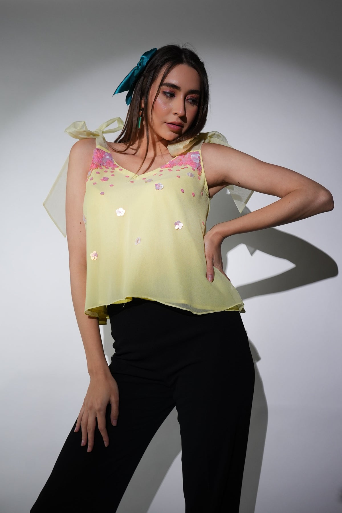 Top ricamato | Top in georgette | Top ricamato | Top in organza con lacci